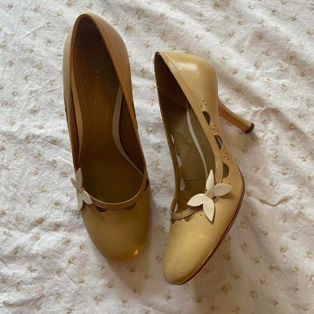 y2k coquette tan heels with butterfly